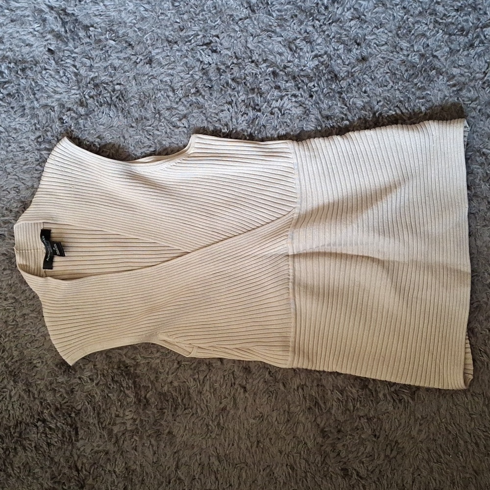 EUC August Silk Sz M tank top